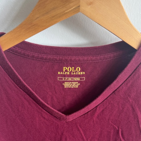 Polo Ralph Lauren Men's Burgundy V-Neck Tee - Picture 2 of 6